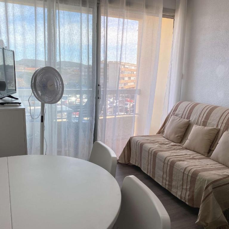 Charmant T1 à 5 min des Thermes, 2*, balcon, cuisine équipée, proche commerces - FR-1-553-179 - Apartment - 6