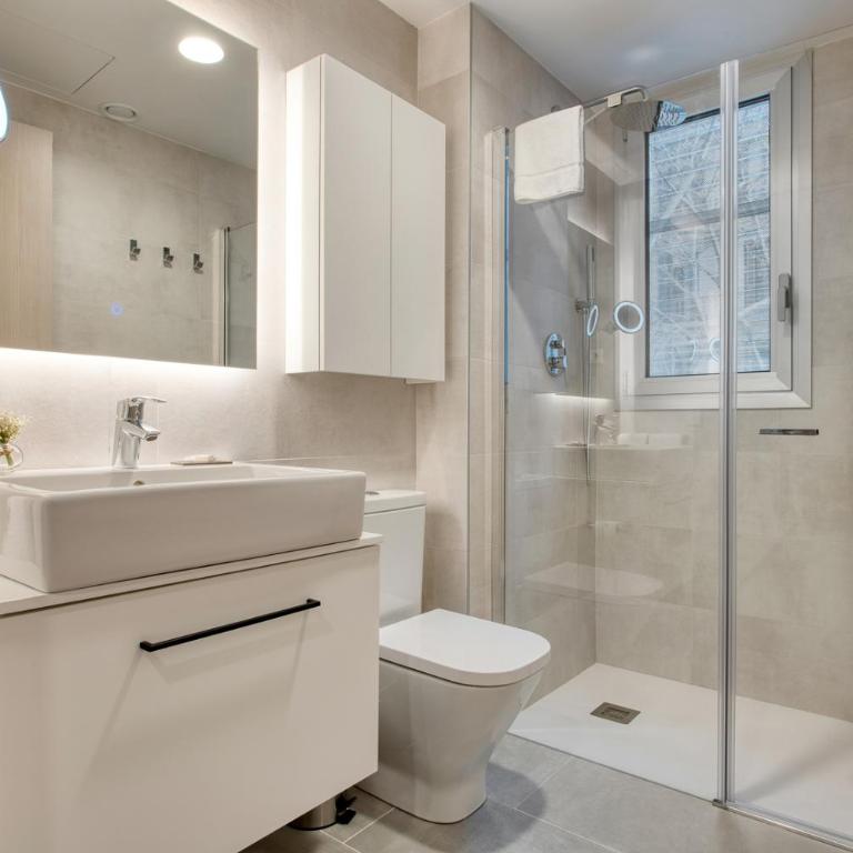 Calm Apartments - Two-Bedroom Apartment - 10