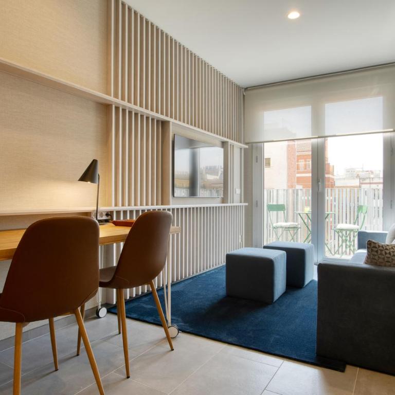 Calm Apartments - Studio with Balcony - 5