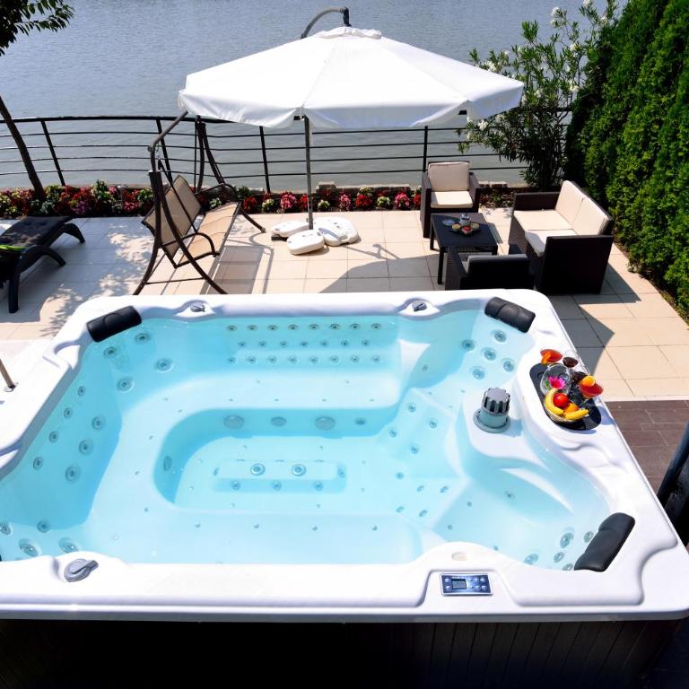 Guest House Panorama Aqualux with Free Parking - Deluxe Villa - 17