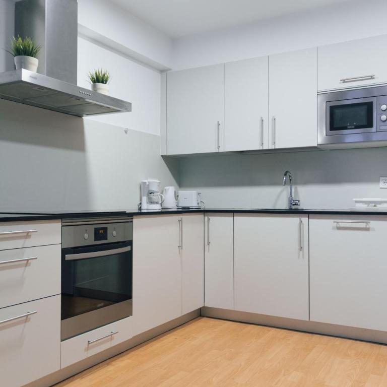 Amplio apartamento reformado con garaje en Amara, Donostia-San Sebastián - Isabel II - Apartamento de 3 dormitorios - 4