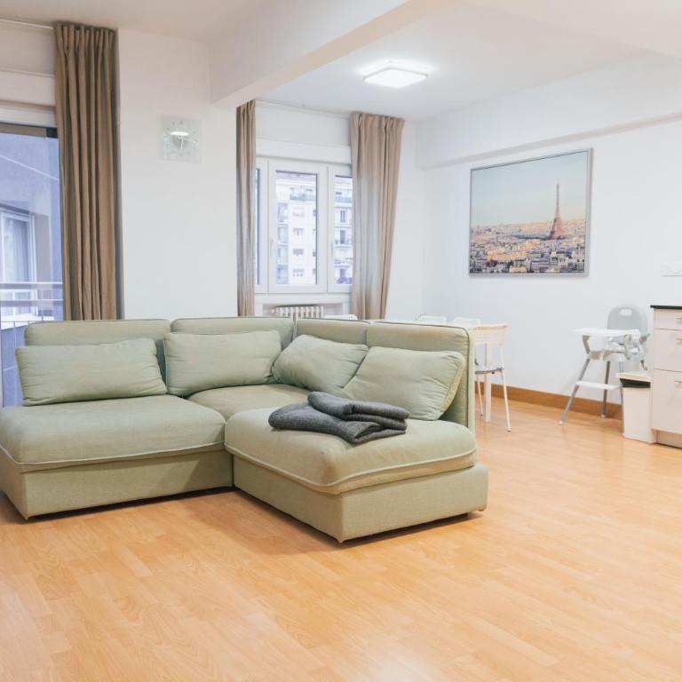 Amplio apartamento reformado con garaje en Amara, Donostia-San Sebastián - Isabel II - Apartamento de 3 dormitorios - 13