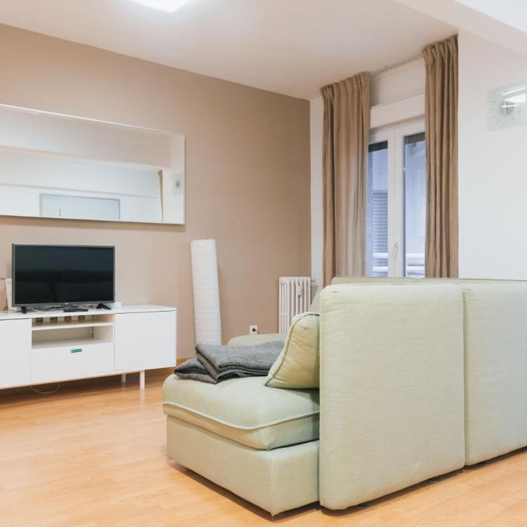 Amplio apartamento reformado con garaje en Amara, Donostia-San Sebastián - Isabel II - Apartamento de 3 dormitorios - 14