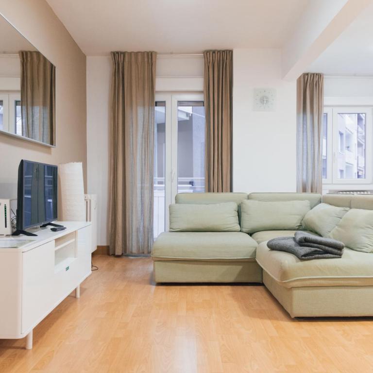 Amplio apartamento reformado con garaje en Amara, Donostia-San Sebastián - Isabel II - Apartamento de 3 dormitorios - 1