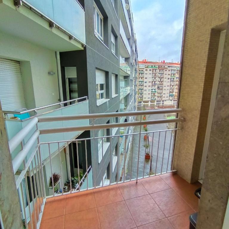 Amplio apartamento reformado con garaje en Amara, Donostia-San Sebastián - Isabel II - Apartamento de 3 dormitorios - 23