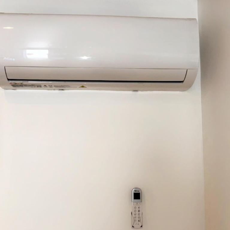Chambre le Petit Olivier - Chambre Double avec Salle de Bains Privative - 12