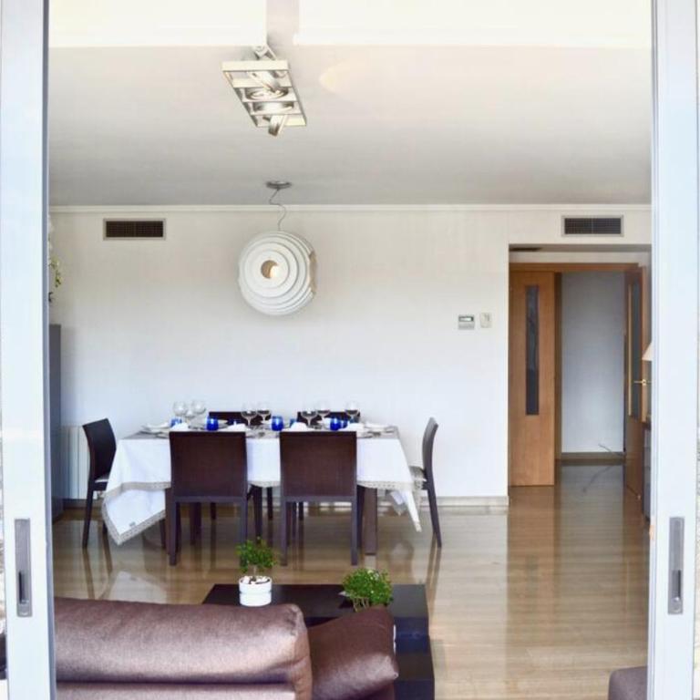 Art and Sciences view luxury apartment - Three-Bedroom Apartment - 12