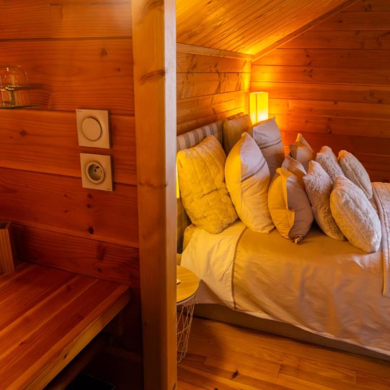 Chambres et table d'hôtes au chalet Datcha - Chambre Double avec Balcon - 12