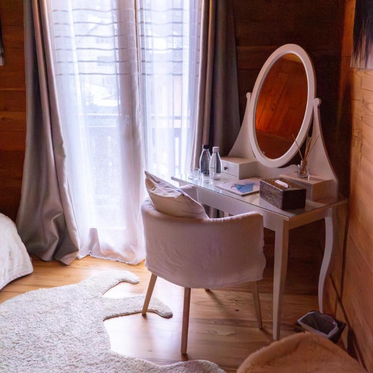 Chambres et table d'hôtes au chalet Datcha - Chambre Double avec Balcon - 1