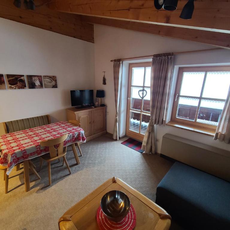 Zillertal-Arena 42m2 (2-6 persons: 2adults +4kids) - Apartment mit 1 Schlafzimmer - 8