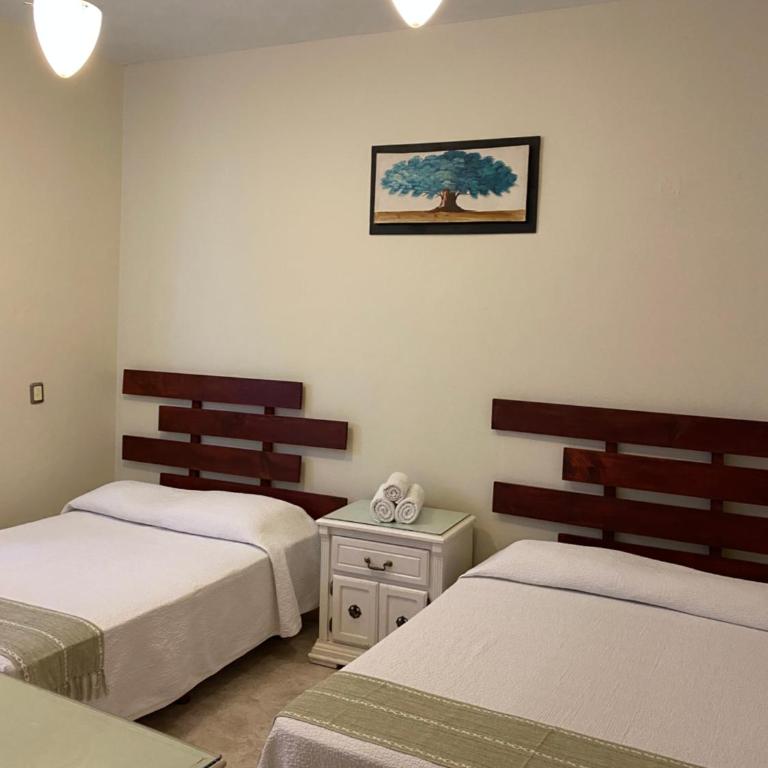 Hotel Jardín de Cervantes - Quadruple Room - 1