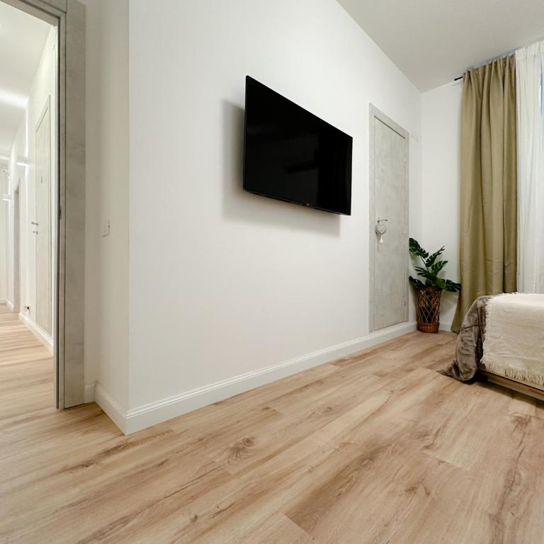 Colosseum Luxury Guest House - Camera Tripla Comfort con Doccia - 11