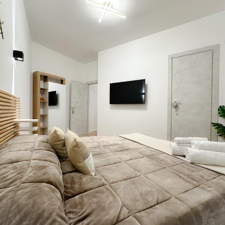 Colosseum Luxury Guest House - Camera Tripla Comfort con Doccia - 8