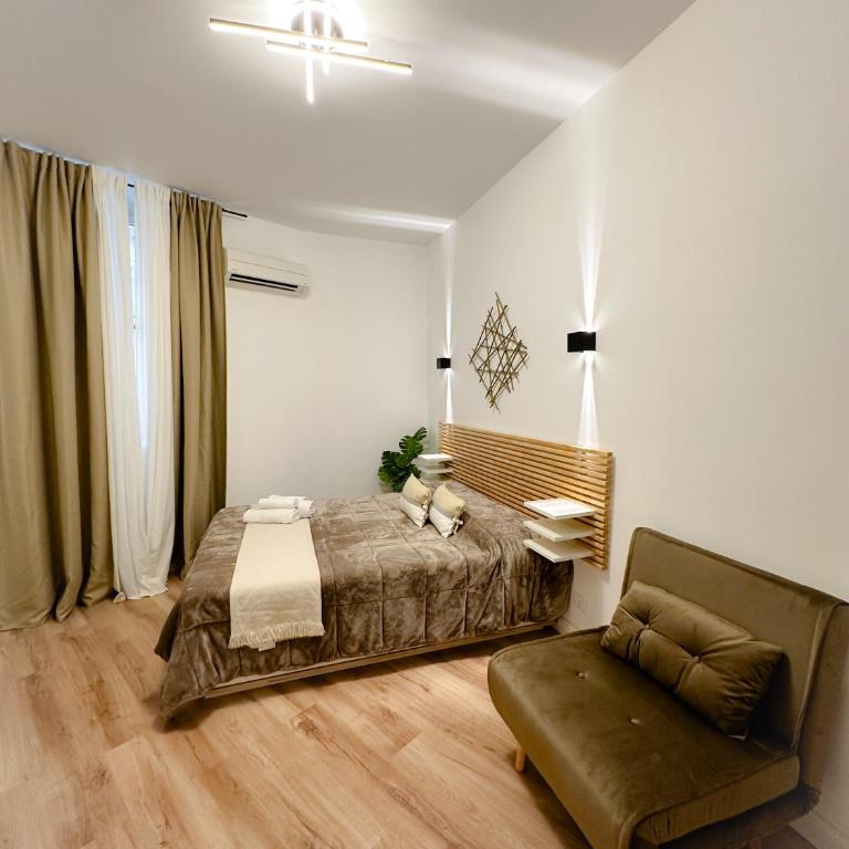 Colosseum Luxury Guest House - Camera Tripla Comfort con Doccia - 9