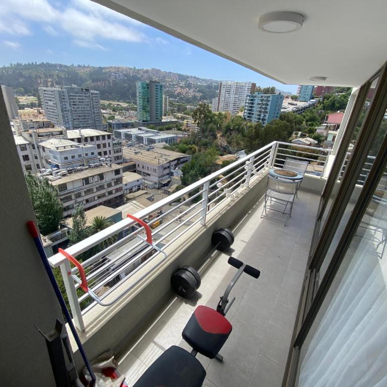 Hermoso Departamento con excelente vista, a pasos de la Quinta Vergara, cercano a Reloj de Flores y Playa Caleta Abarca - Two-Bedroom Apartment with View - 16