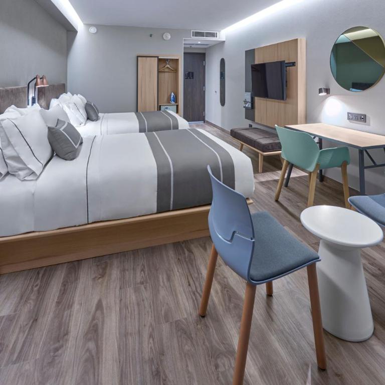City Express Plus by Marriott Tijuana - Double Room with Two Double Beds - 3