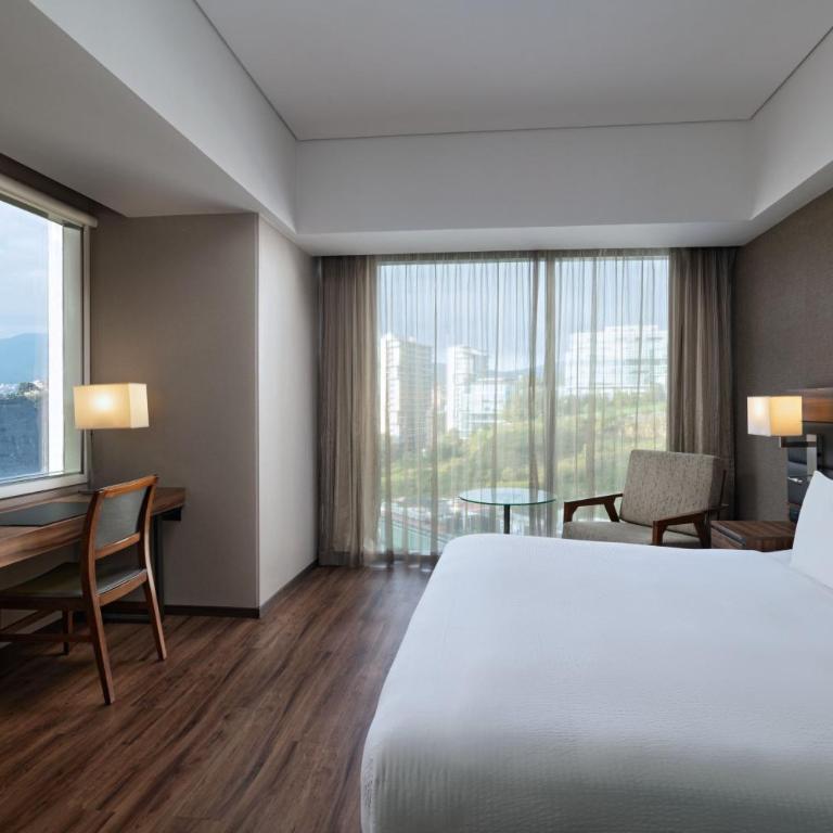AC Hotel by Marriott Santa Fe - Habitación Esquinera con vistas a la ciudad - 2