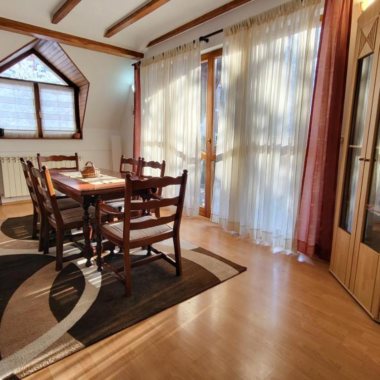 Apartment Cobanija - Apartman sa 3 Spavaće Sobe i Balkonom - 17