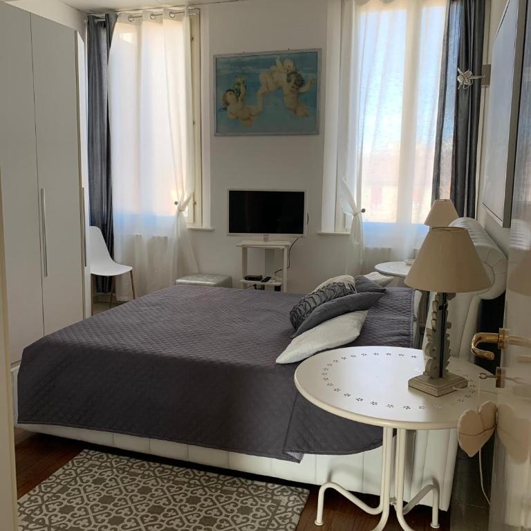 La Suite di Giulia - Ampia Camera Matrimoniale - 12