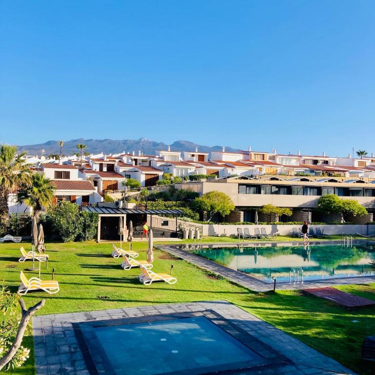 Luxury Villa with sea view, private jacuzzi & heated pool - Villa - 45