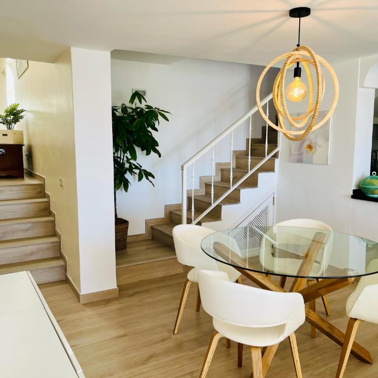Luxury Villa with sea view, private jacuzzi & heated pool - Villa - 20