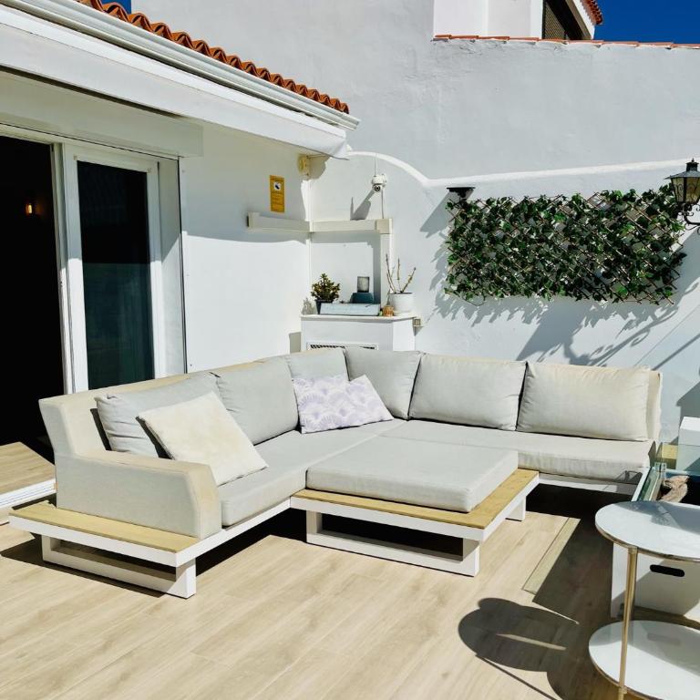 Luxury Villa with sea view, private jacuzzi & heated pool - Villa - 38