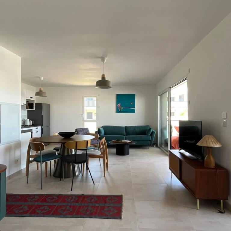 T3 pour 6 dans résidence neuve avec piscine - Two-Bedroom Apartment - 6