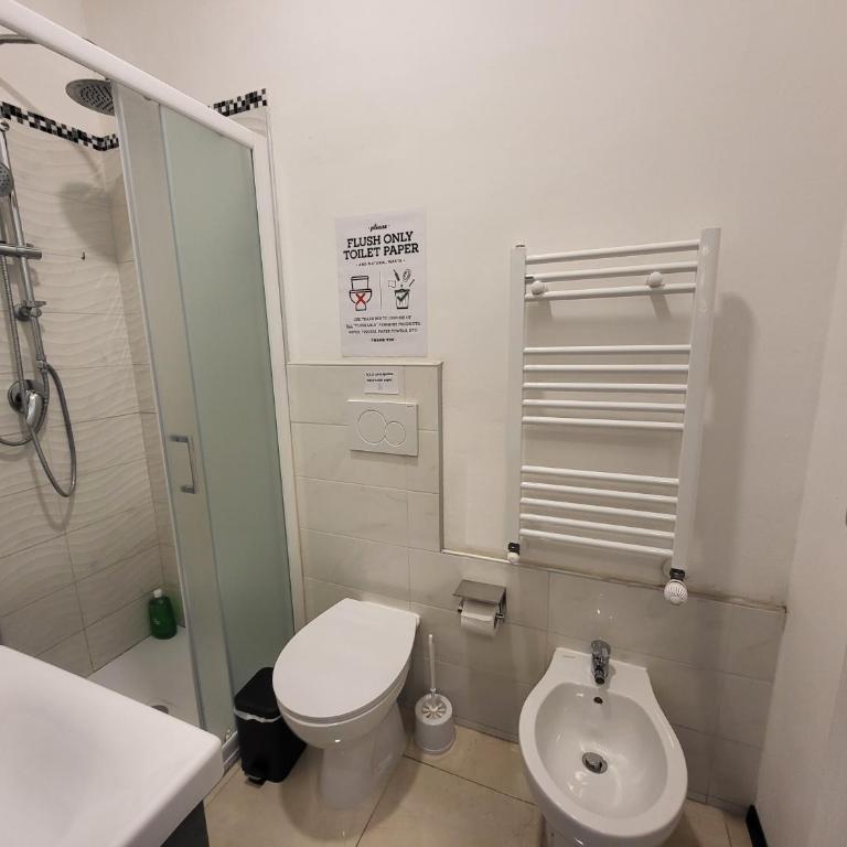 5 min Stazione - 4 Piano Senza Ascensore - Double Room with Private Bathroom - 8