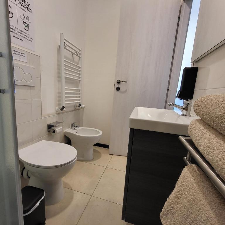 5 min Stazione - 4 Piano Senza Ascensore - Double Room with Private Bathroom - 1