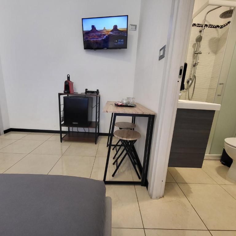 5 min Stazione - 4 Piano Senza Ascensore - Double Room with Private Bathroom - 7