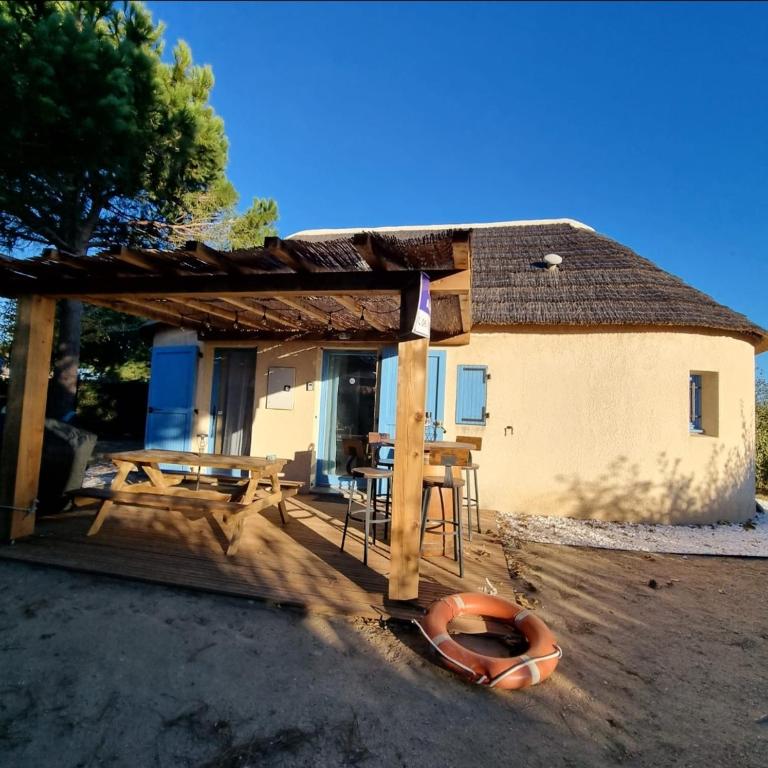 Fraîcheur sous les pins bord du lac marin et 800m mer joli mas de pêcheurs rénové 8 couchages - Haus mit 3 Schlafzimmern - 4