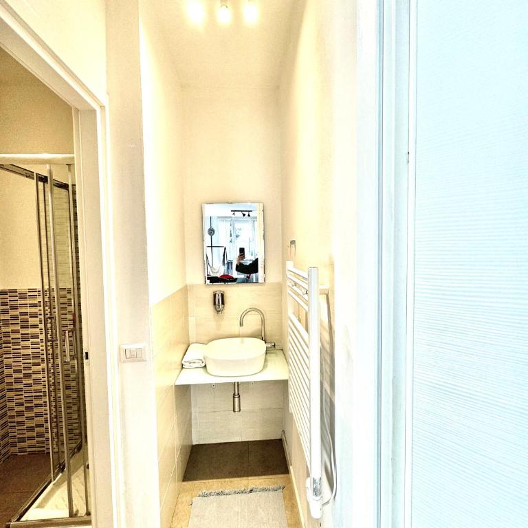 Celeste's House - Celestes 58-Three Bedroom with Balcony-Split Level - 10