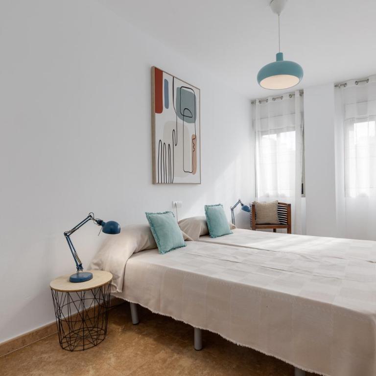Mi Patio - Three-Bedroom Apartment - 7