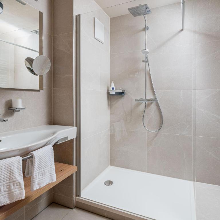 Aktiv- und Wohlfühlhotel Hammerhof - Superior King Room - 5