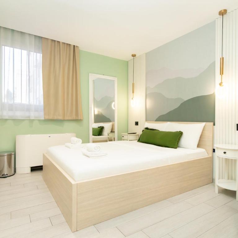 7 Hills Rooms - Standard Double Room - 7