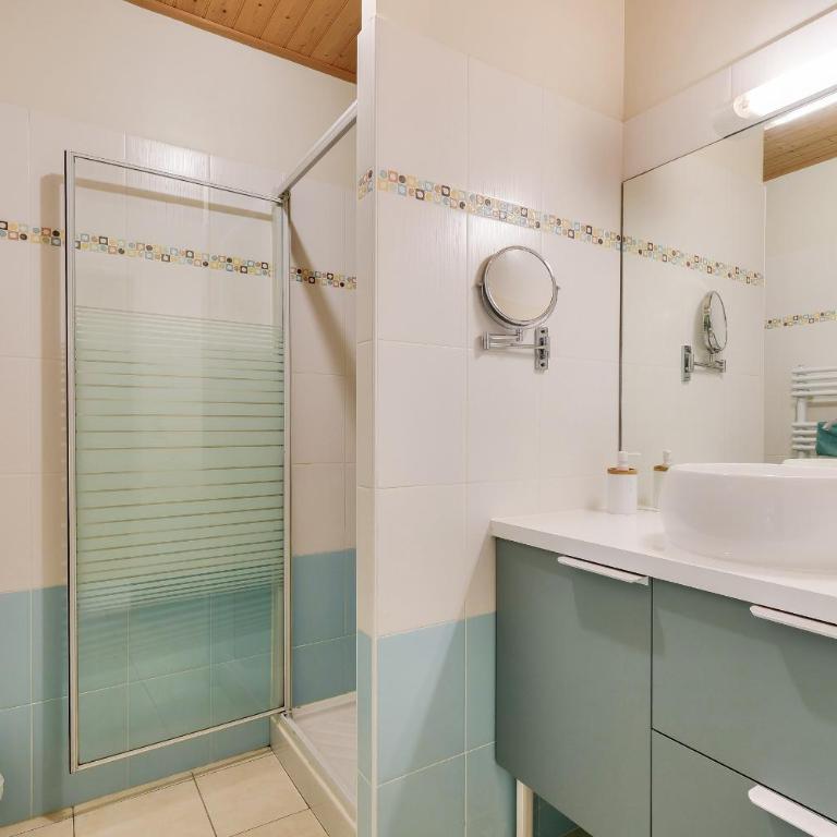 Maison moderne et piscine commune - Vacation Home - 13