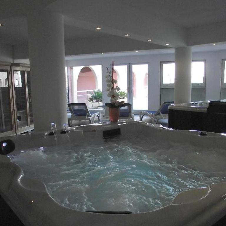 Duplex vue Océan- Piscine-Plage à pied - Two-Bedroom Apartment - 21