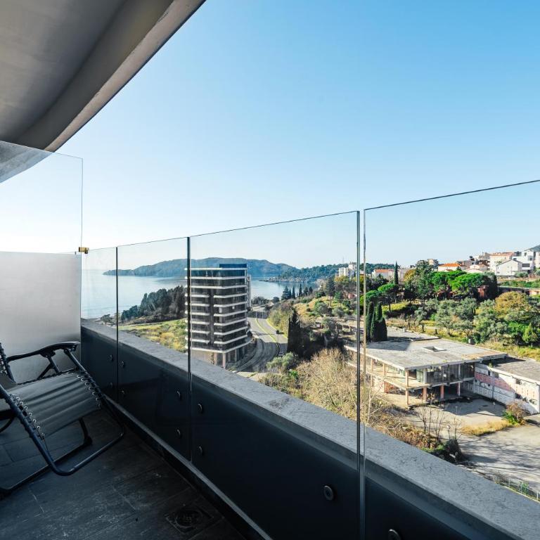 Skyline Apartments by In Property - Apartment - 3