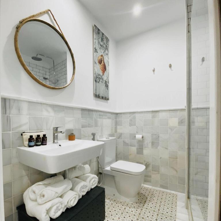 Charming Colón by SharingCo - Two-Bedroom Apartment - 13