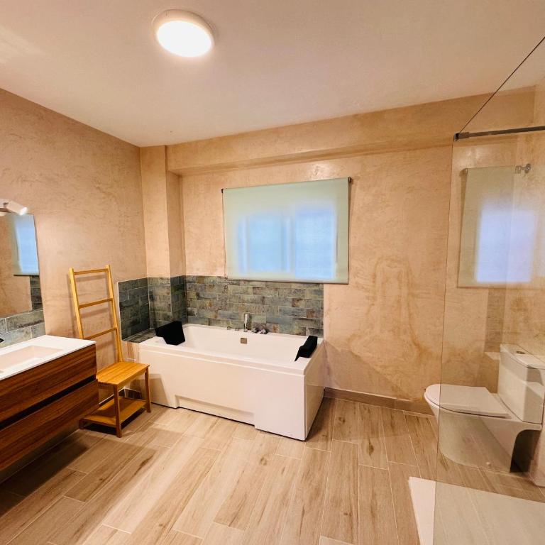 Cherry JACUZZI Apartment - Suite Deluxe con bañera de hidromasaje - 11