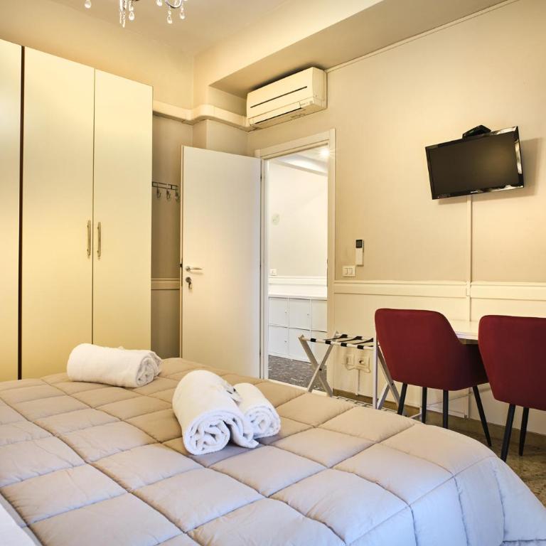 La Voliera - Double Room with Shared Bathroom - 1