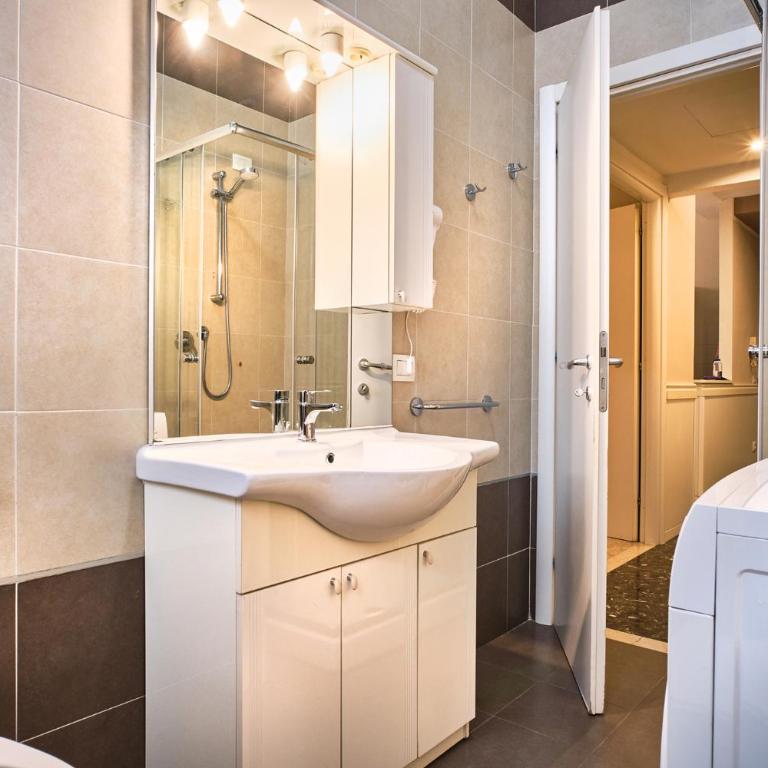 La Voliera - Double Room with Shared Bathroom - 12
