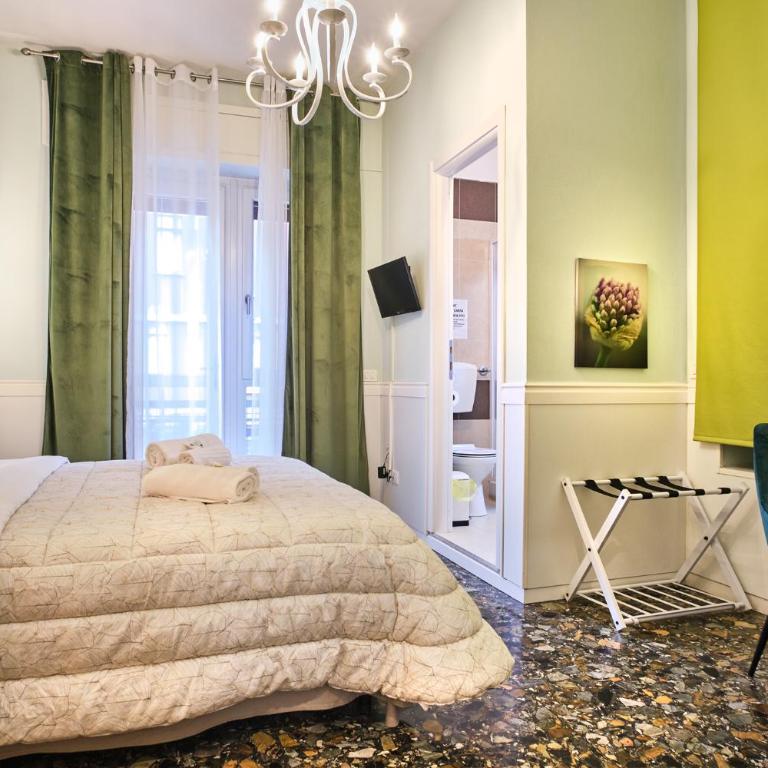 La Voliera - Double Room with Private Bathroom - 16