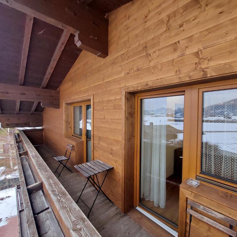 Stony Sea Apartments - Apartment with Balcony - 8