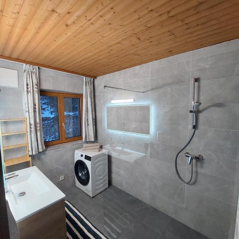 Stony Sea Apartments - Apartment with Balcony - 29