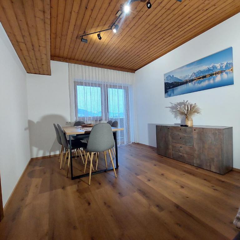 Stony Sea Apartments - Apartment with Balcony - 3