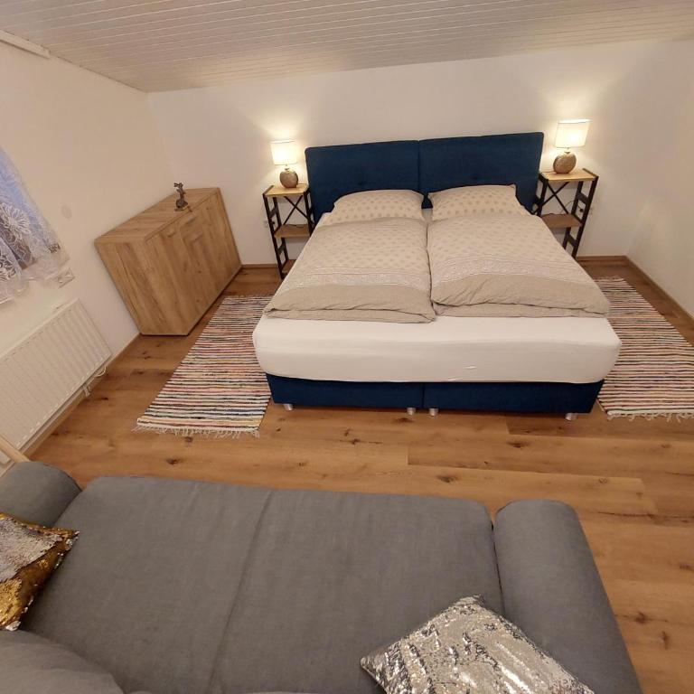 Stony Sea Apartments - Apartment with Balcony - 14