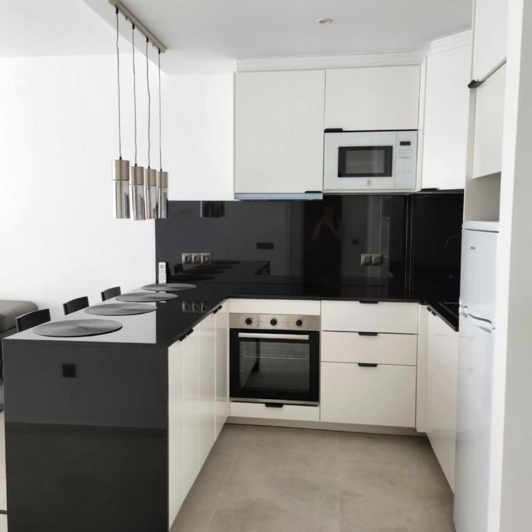 Apartamentos San Antonio - Apartamento con balcón - 2