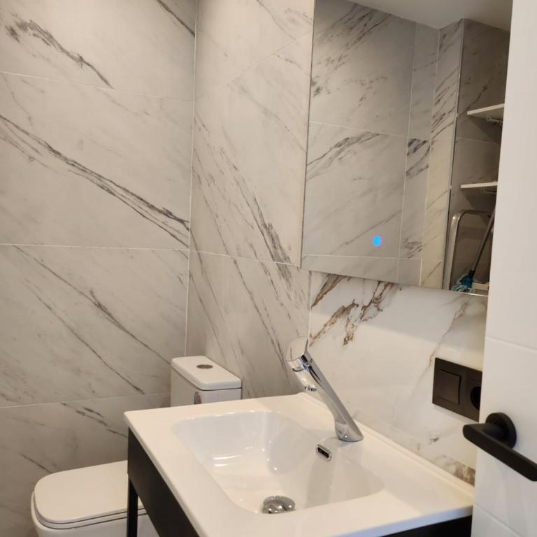 Apartamentos San Antonio - Apartamento con balcón - 4