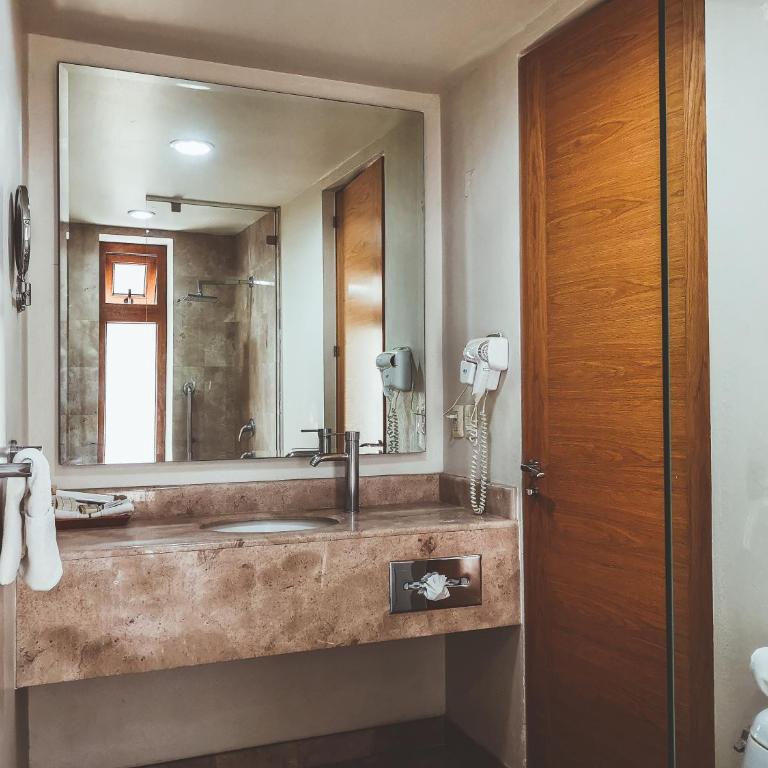 Hotel Parador de Alcalá - Habitación Clásica - 4